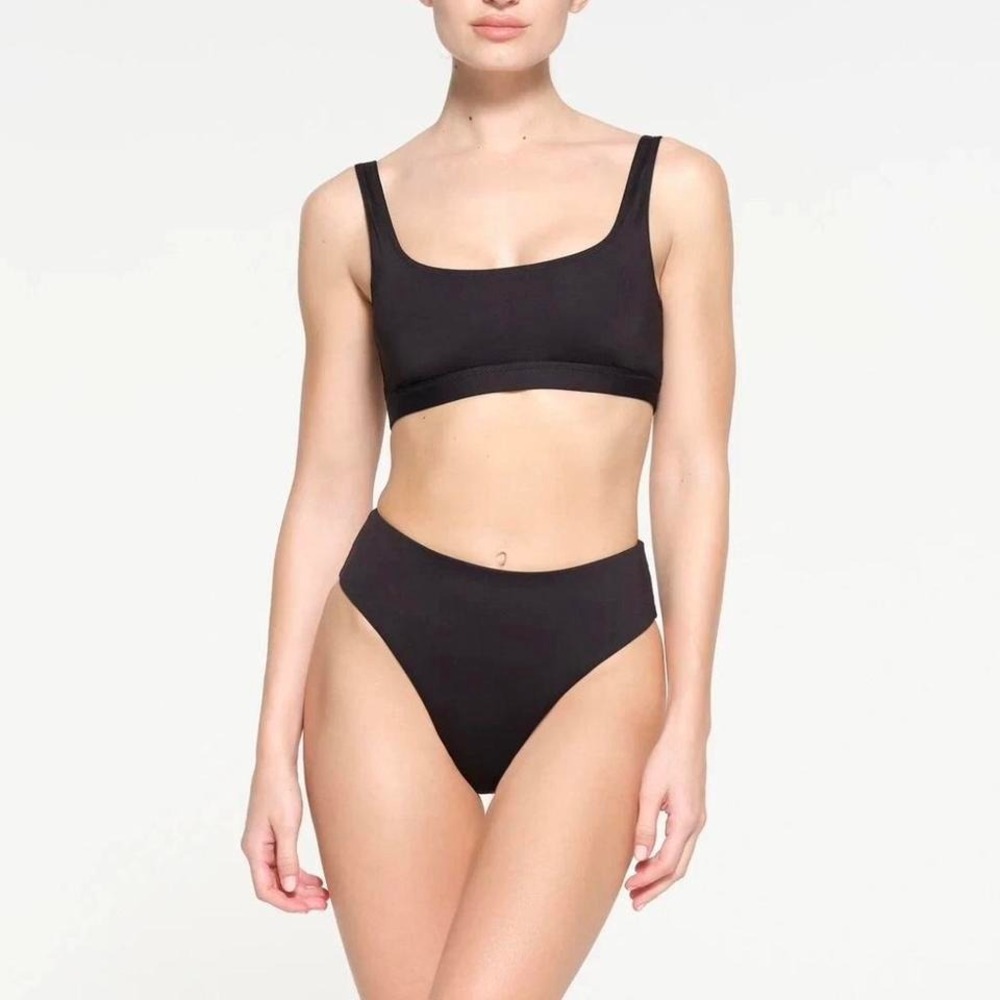 SKIMS Signature Scoop Neck Swim Top / Size M / MSRP $88 / NWT